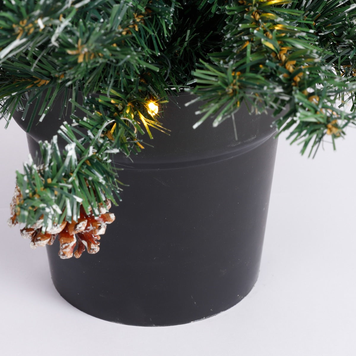 Crestom Christmas Tree 2Pc And Round Wreath 1pc With Led Battery Operated Set