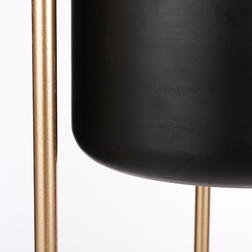 Sverre Pot For Plants On Stand - Black