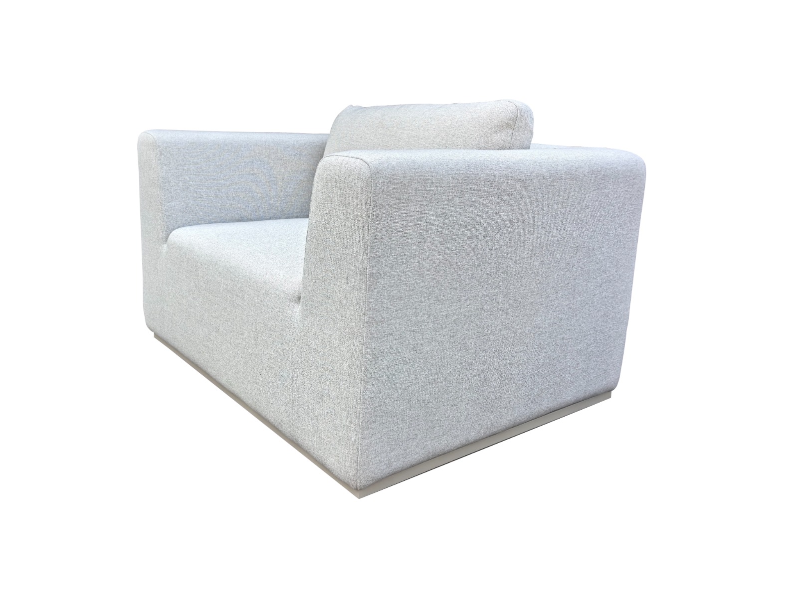 Sky Armchair – Outdoor Aluminum Lounge Chair with Olefin Cushion
