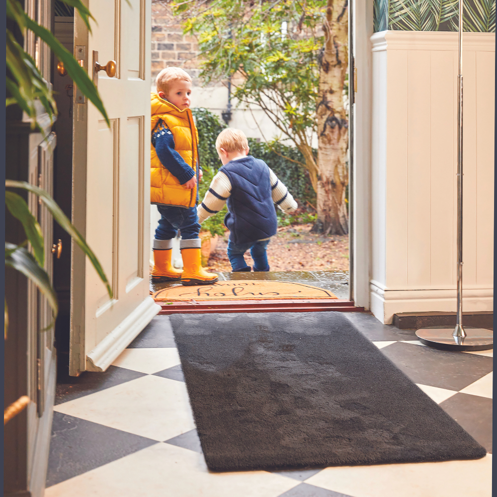 Hug Door Runner Sense Charcoal -D.Grey